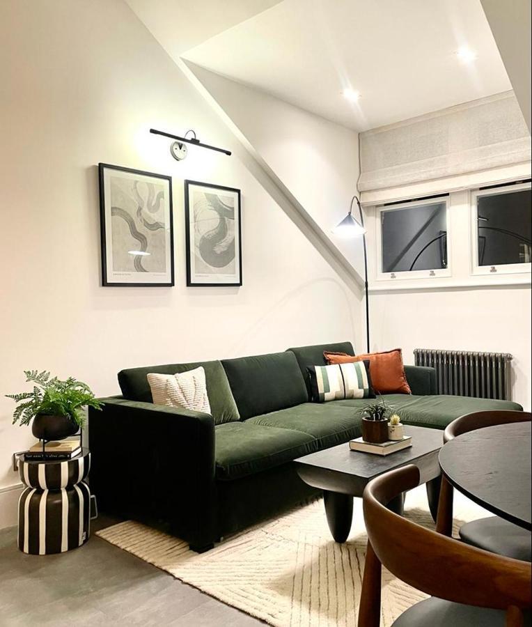 2 Bedroom Penthouse Apartment London