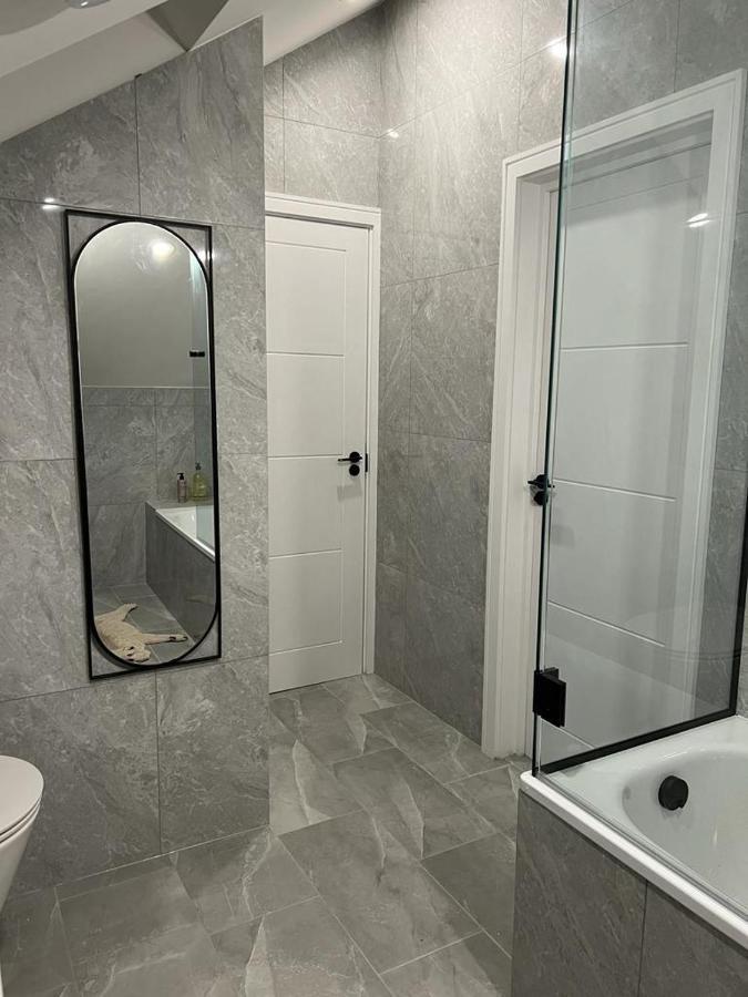 2 Bedroom Penthouse * Londra
