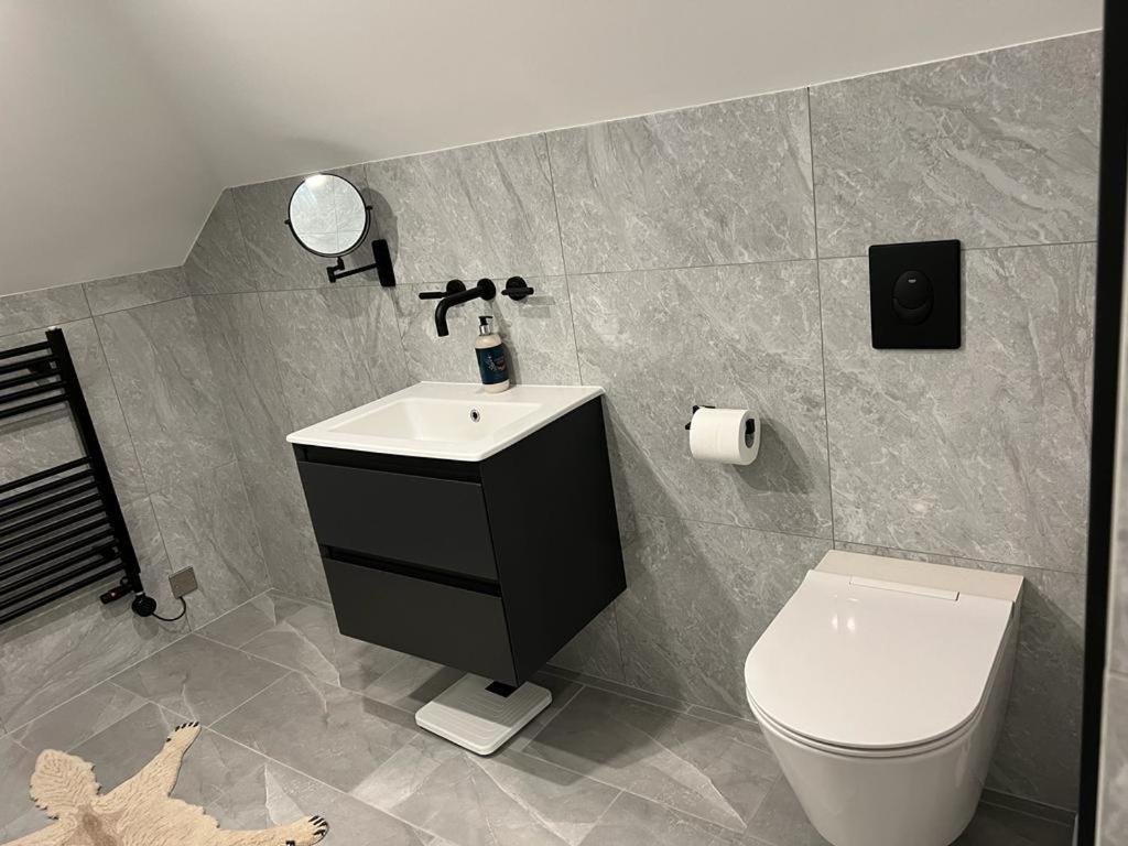 2 Bedroom Penthouse Apartment London
