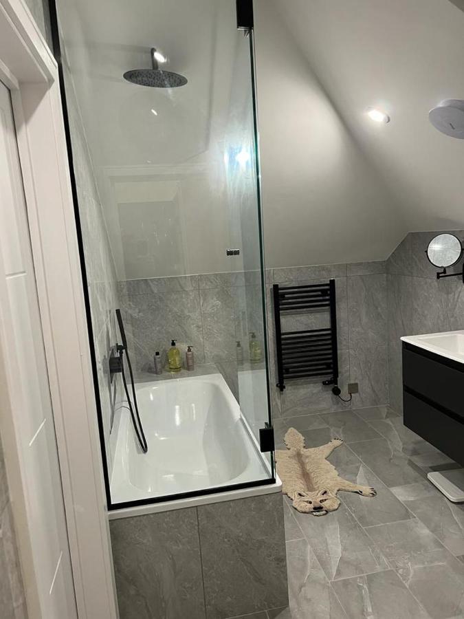 2 Bedroom Penthouse * London