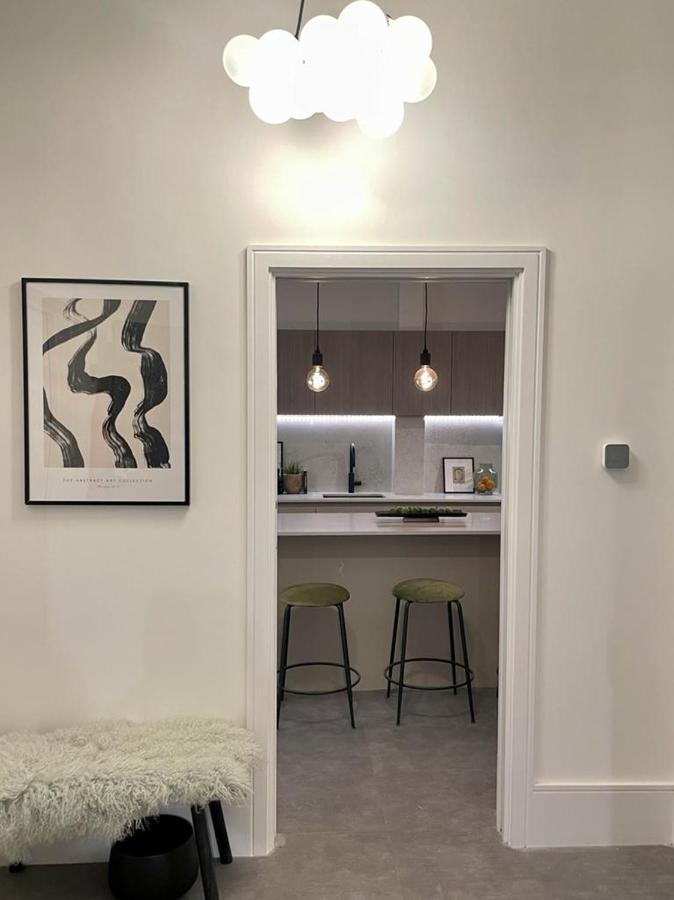 Apartment 2 Bedroom Penthouse London